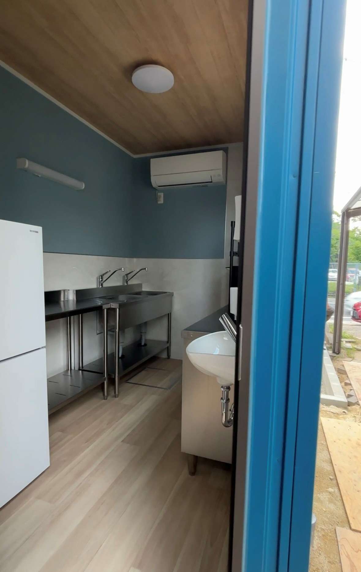 お庭にパン工房を造りました♪