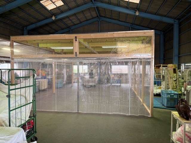 骨組みを木製で建ててフィルムで囲いました♪　鉄筋でも工事可能です